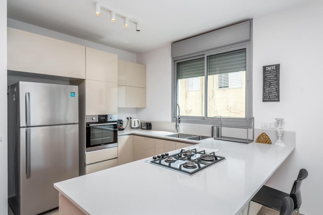 3 Bedrooms Apt Balcony & Parking Near Banana Beach Tel Aviv Ngoại thất bức ảnh