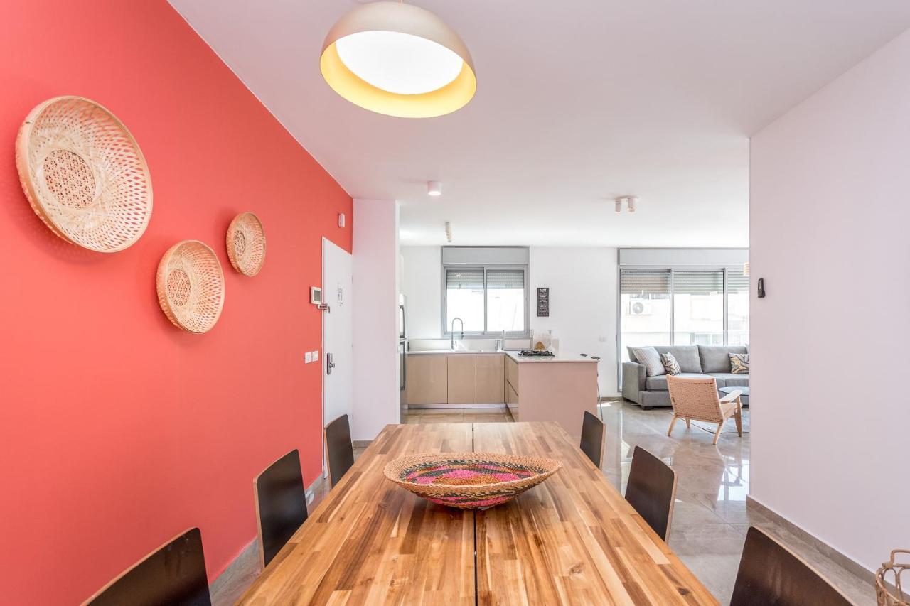 3 Bedrooms Apt Balcony & Parking Near Banana Beach Tel Aviv Ngoại thất bức ảnh